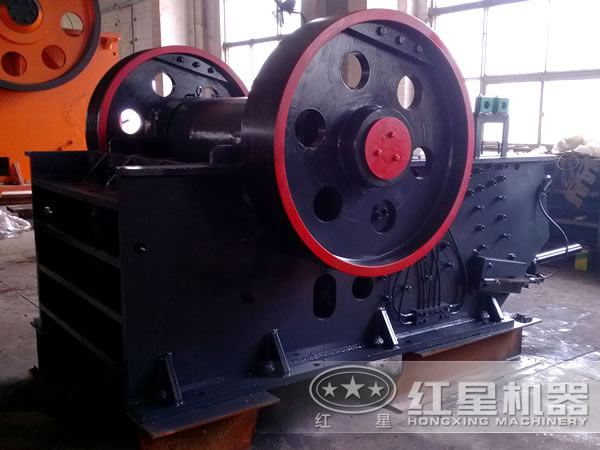 液压鄂式破碎机图片
