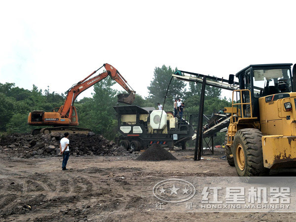 山西临汾移动煤矸石加工作业现场