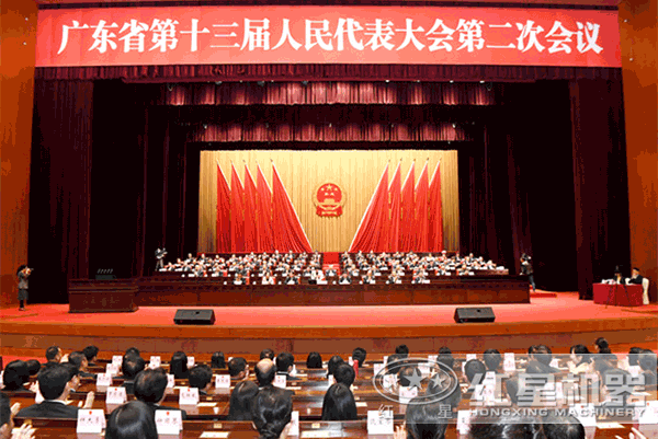 大型流动粉碎石头一体机多少钱一台？