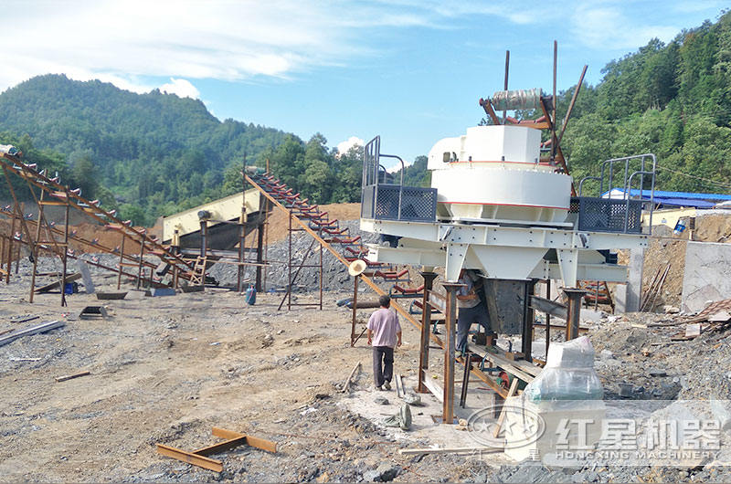 建立一条小型砂石料生产线需要投资多少钱？