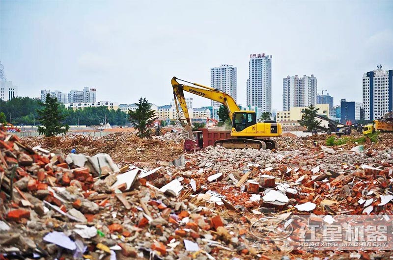建筑废料砖渣破碎机多少钱一套？用移动破碎机效果好吗？