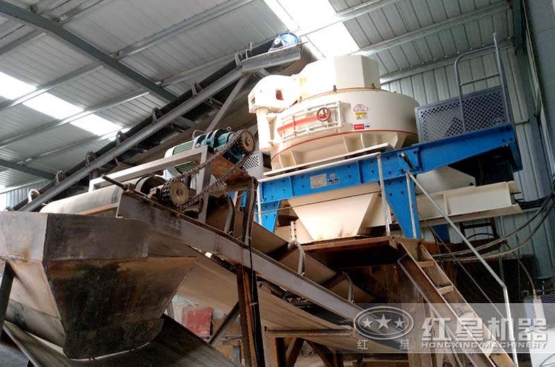 河石碎沙机多少钱？生产出来的人工沙与河沙有什么区别？