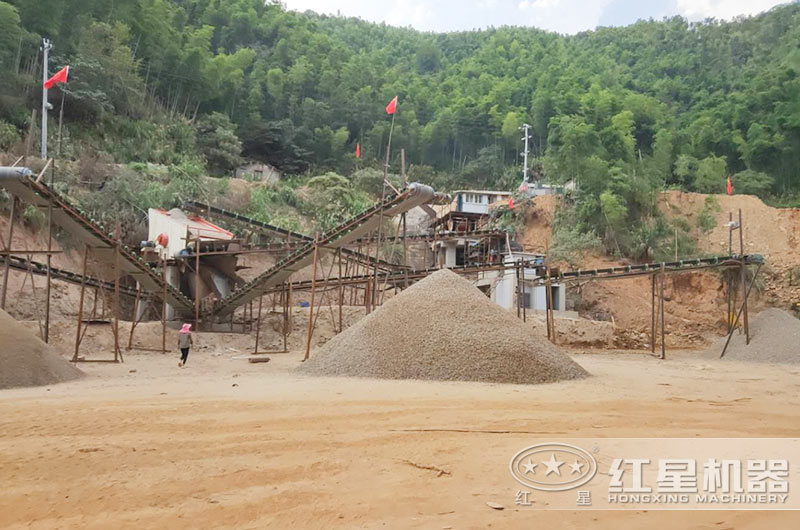 石头破碎机成套设备都有哪些？内含石头破碎机生产的全过程视频