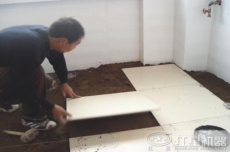 铺地砖用石粉和沙子哪个好？制粗石粉用什么制沙机？